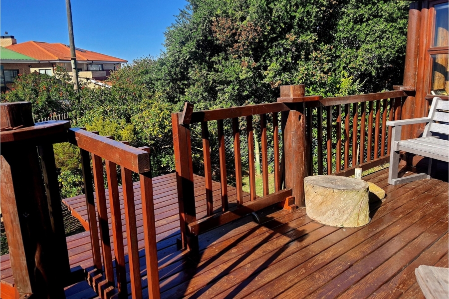 3 Bedroom Property for Sale in Boggomsbaai Western Cape